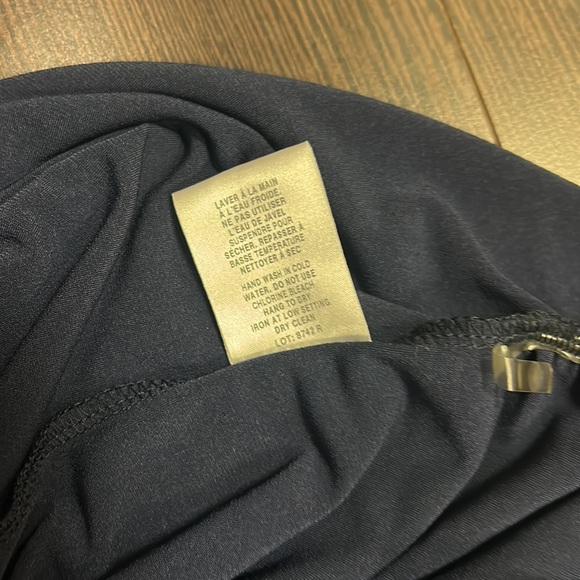 Laura women’s top size XL - Picture 8 of 8